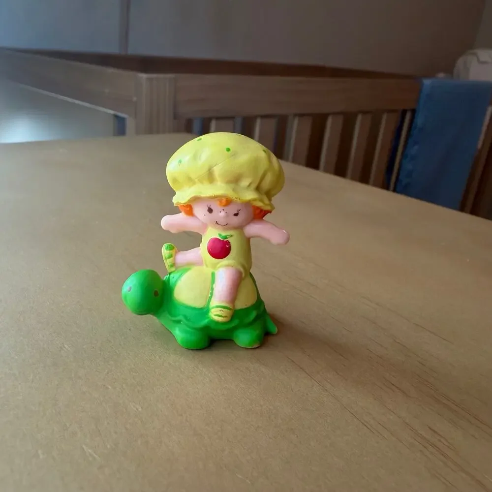 vintage 1980s Strawberry Shortcake Apple Dumplin & Tea Time Turtle PVC figurine